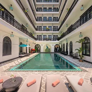 Delicacy & Hotel